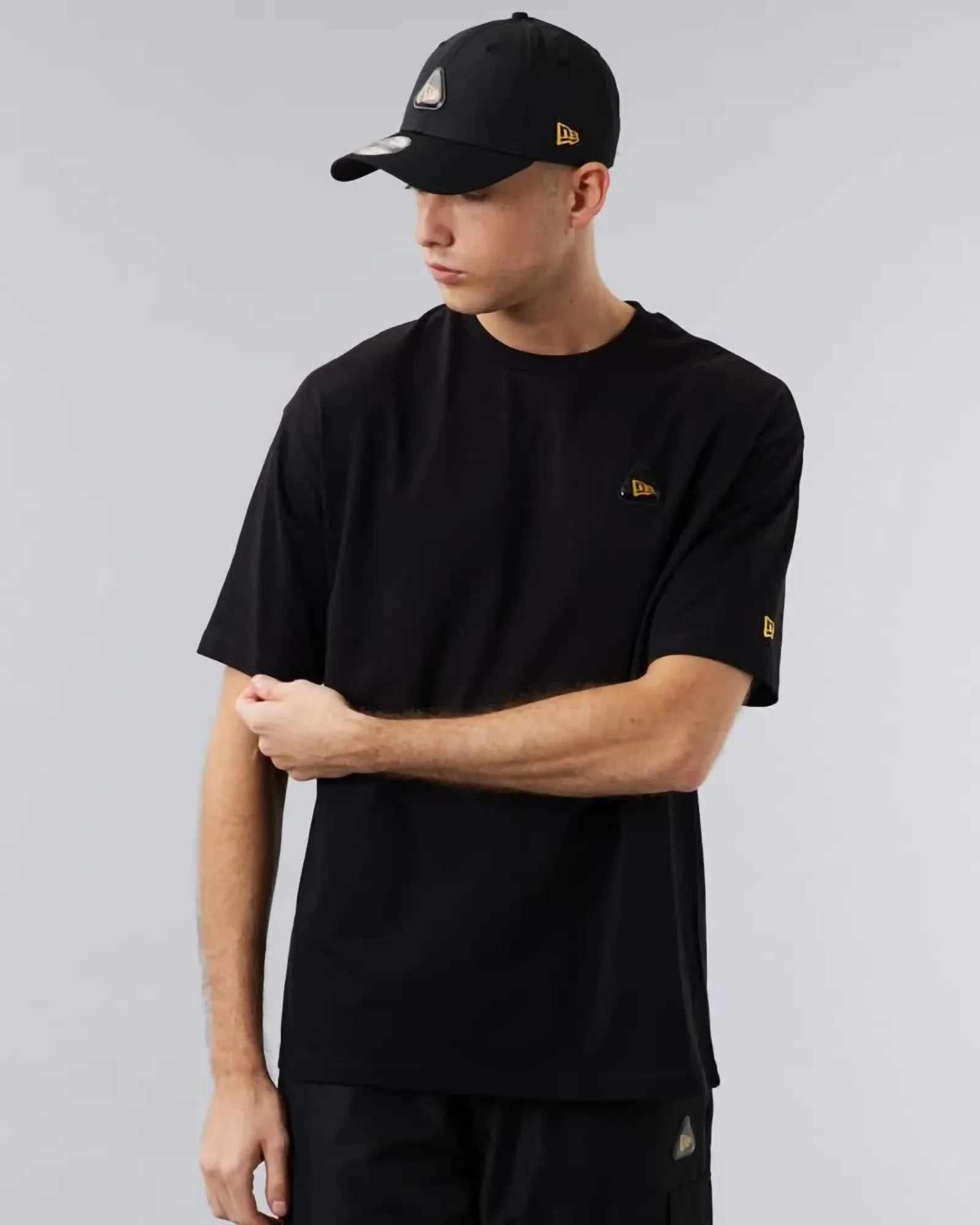 New Era Rubber Patch Oversize Tee Black