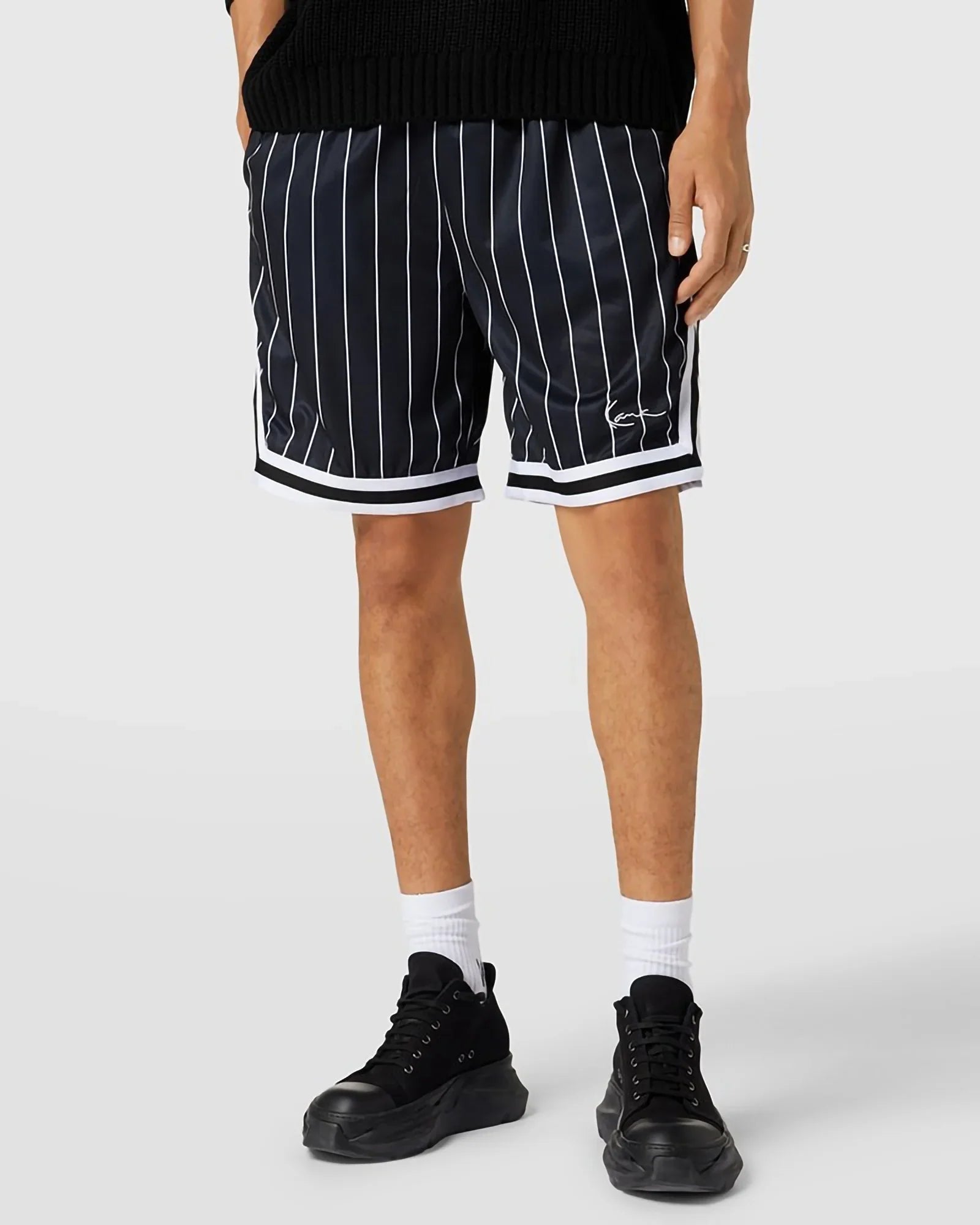 Karl Kani Kk Small Signature Pinstripe Mesh Shorts Black / White