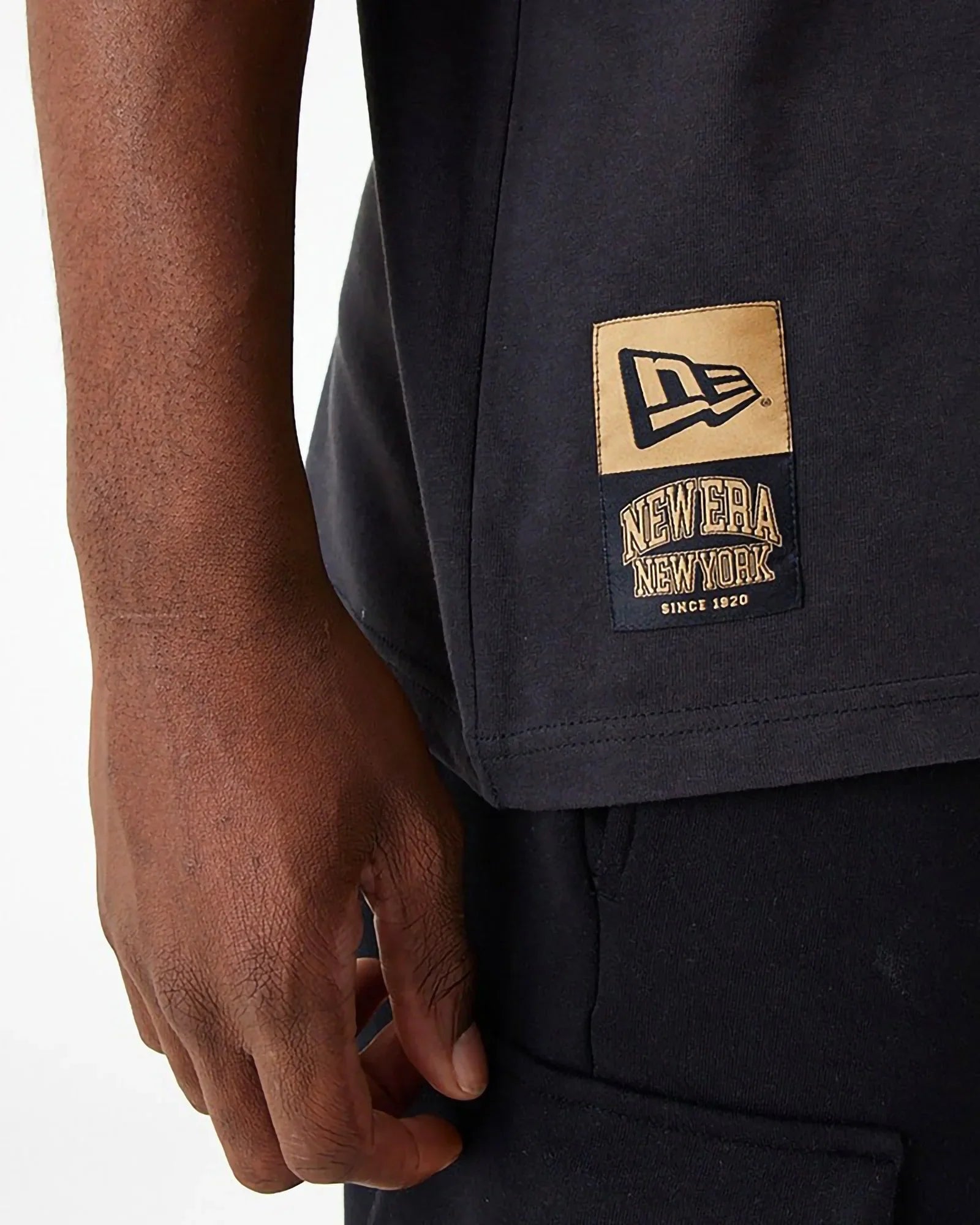 New Era Sticker Oversize Tee Black