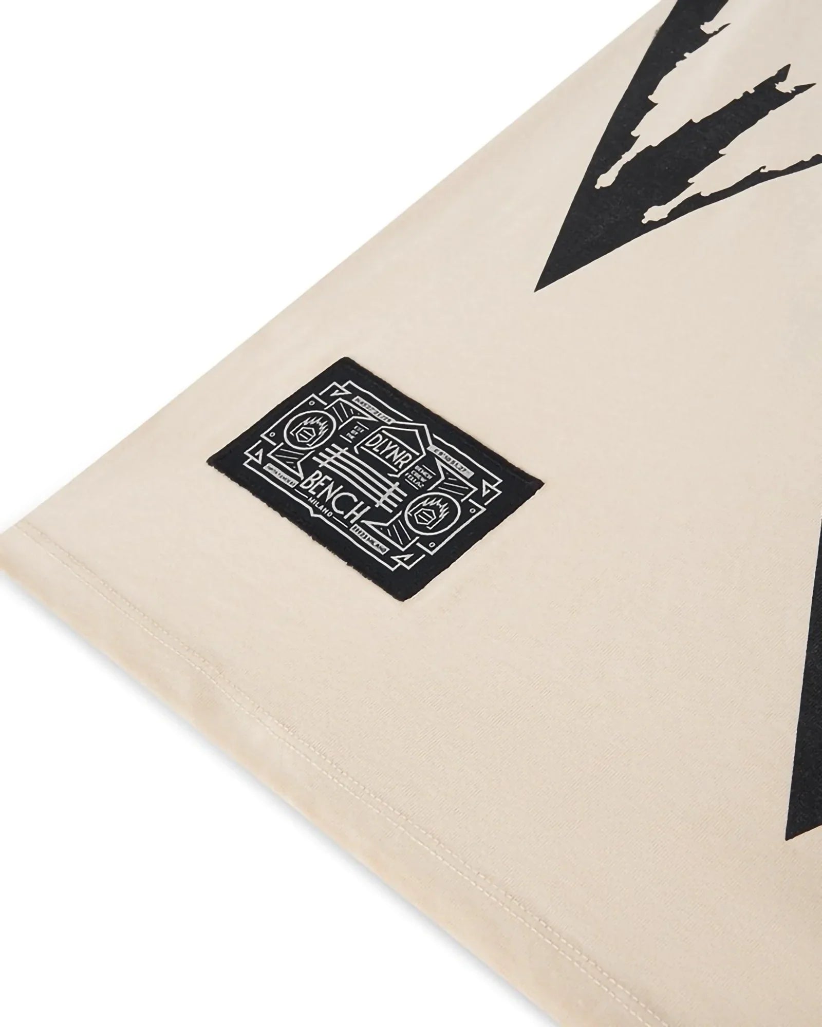 Dolly Noire Bench Outline Duomo Over Tee Beige