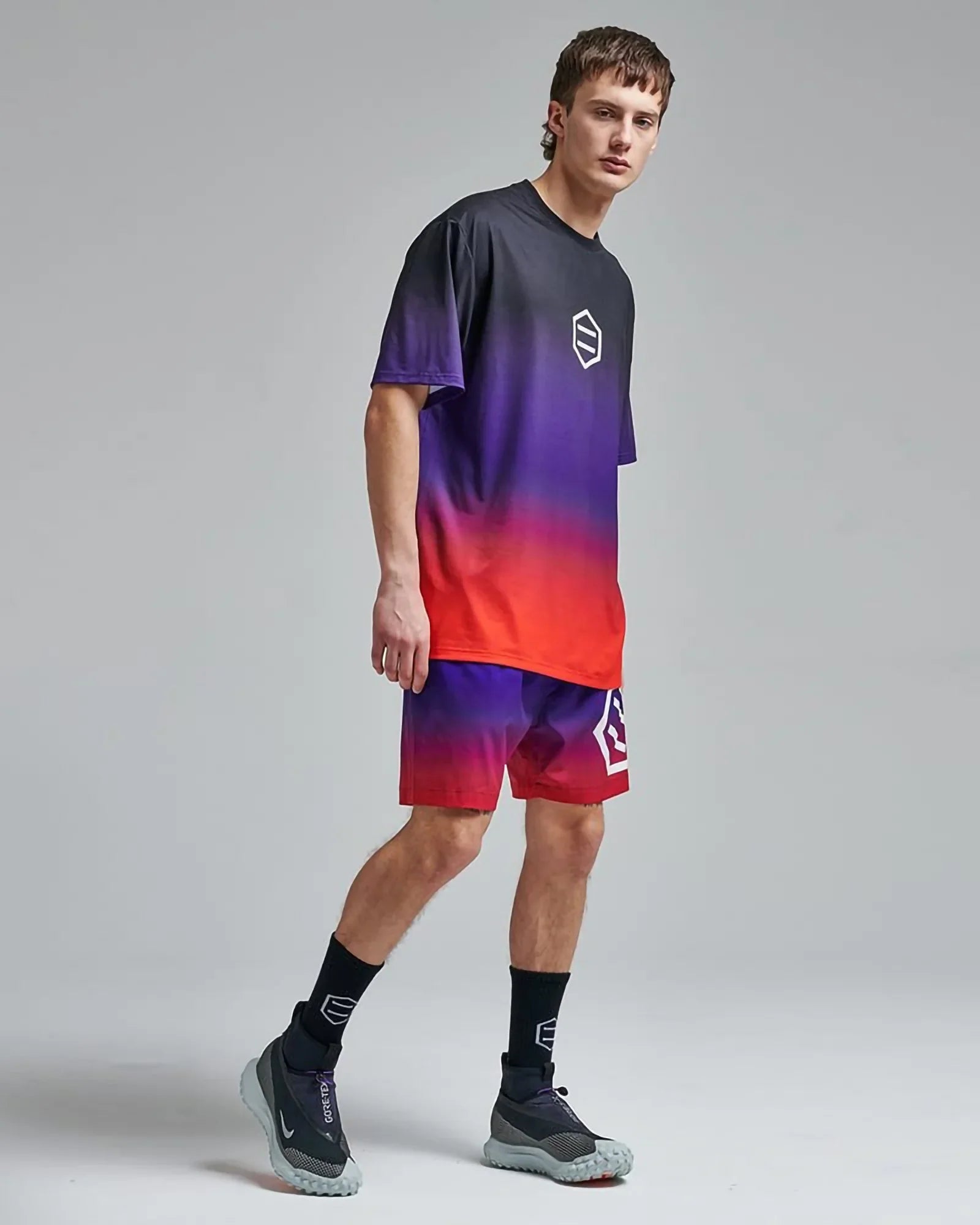 Dolly Noire Gradient Logo Black & Red