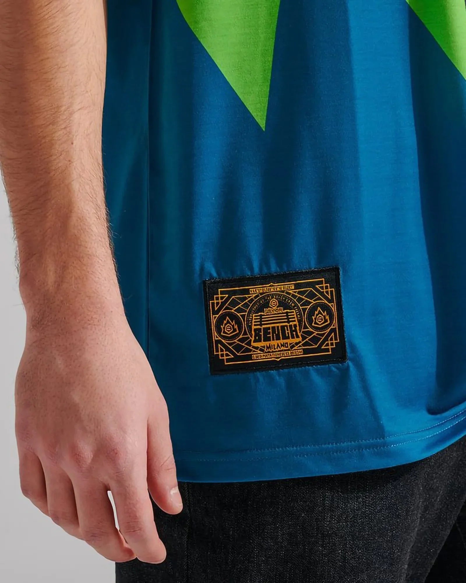 Dolly Noire Bench Duomo Rovesciato Black Green Tee