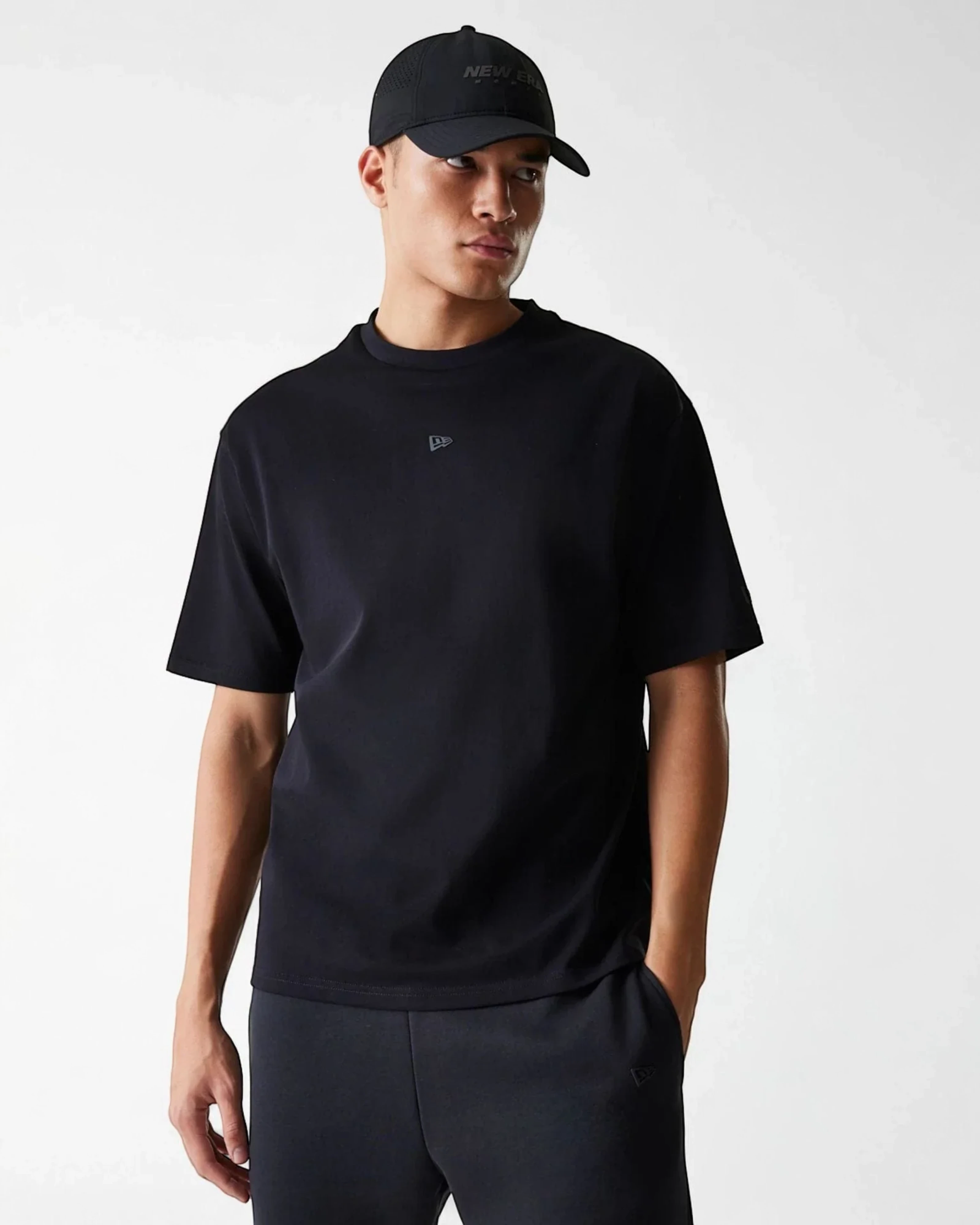 New Era Tech Black Oversized T-Shirt