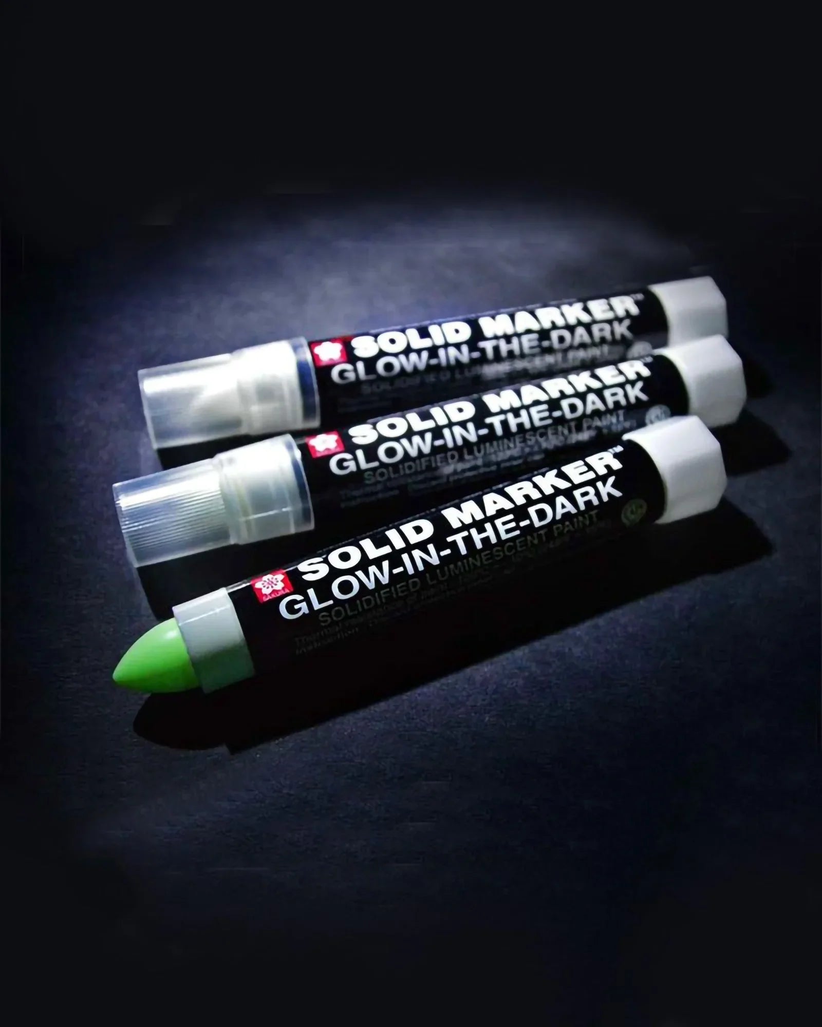 Sakura Solid Paint Marker Glow In The Dark