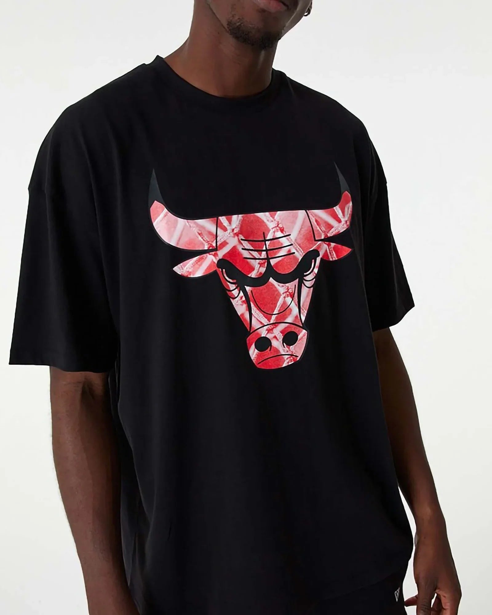 New Era Nba Chicago Bulls Infill Logo Oversize Tee Black