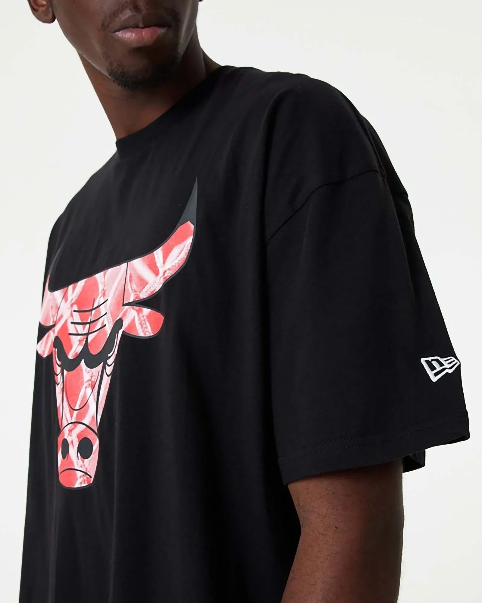 New Era Nba Chicago Bulls Infill Logo Oversize Tee Black