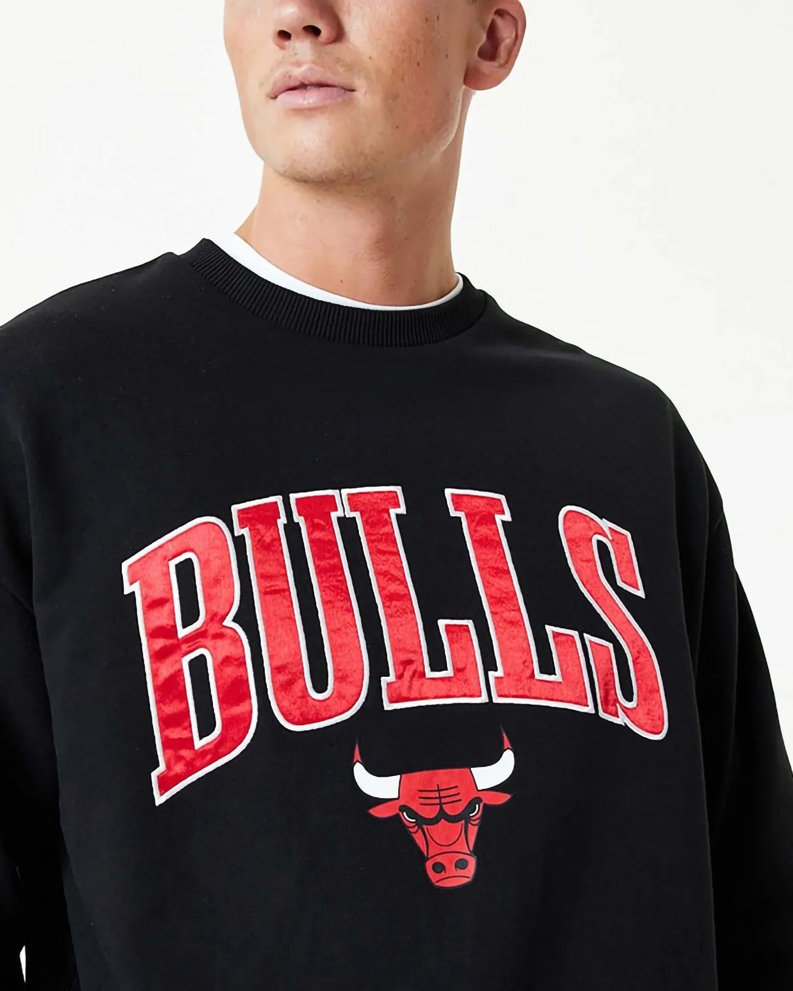 New Era Nba Chicago Bulls Applique Crewneck Black