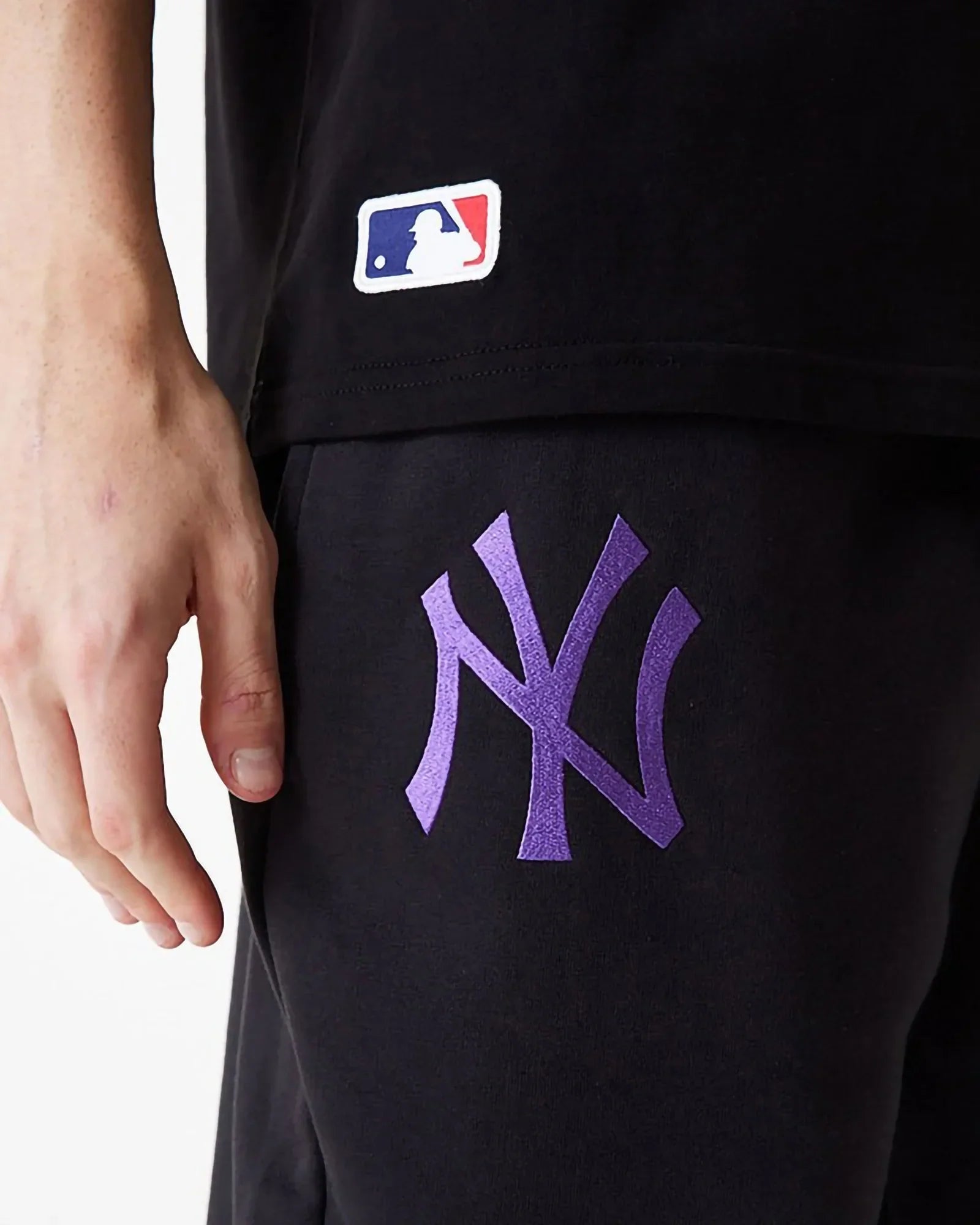 New Era Essential Jogger Ny Yankees Black / Purple