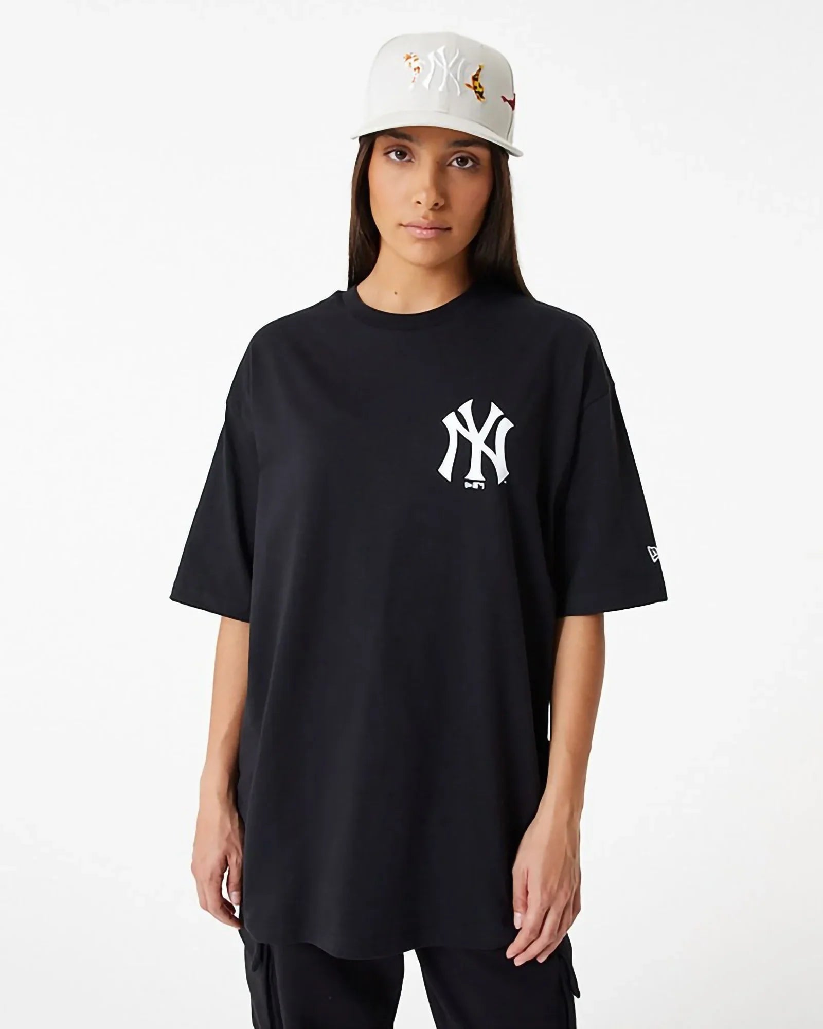 New Era Mlb New York Yankees Koi Fish Graphic Oversize Tee Black