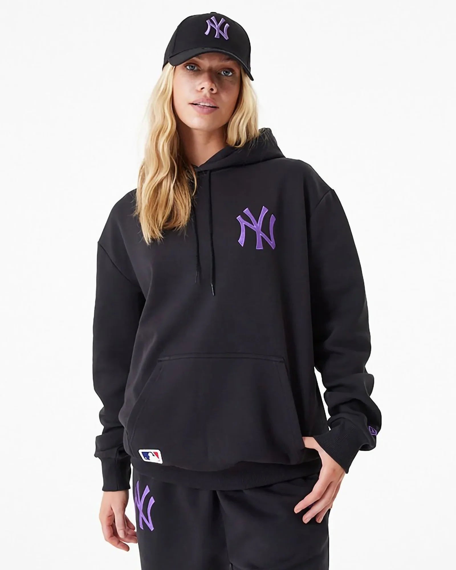 New Era Essential Hoodie Ny Yankees Black / Purple