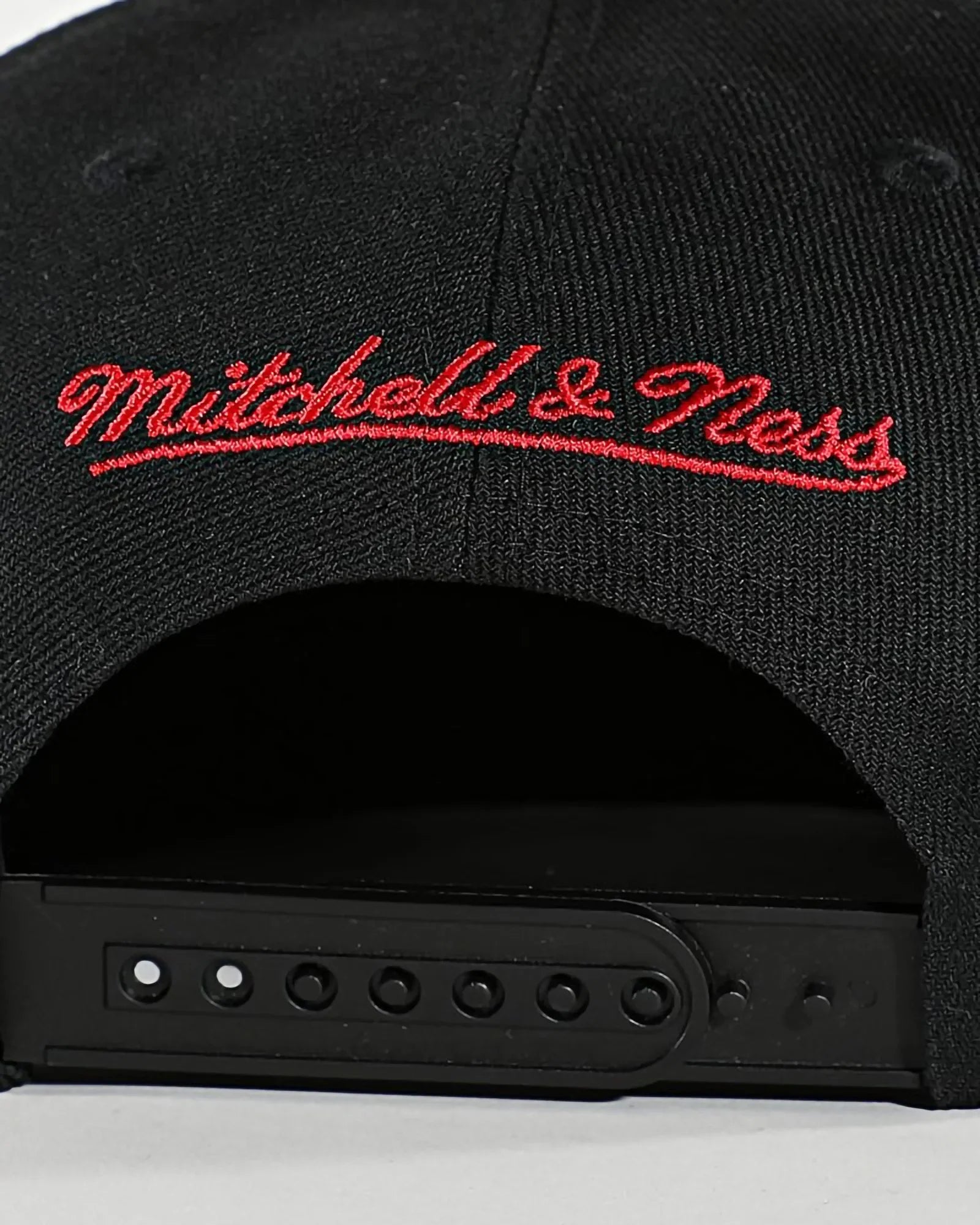 Mitchell & Ness Chicago Bulls Landed Snapback Black