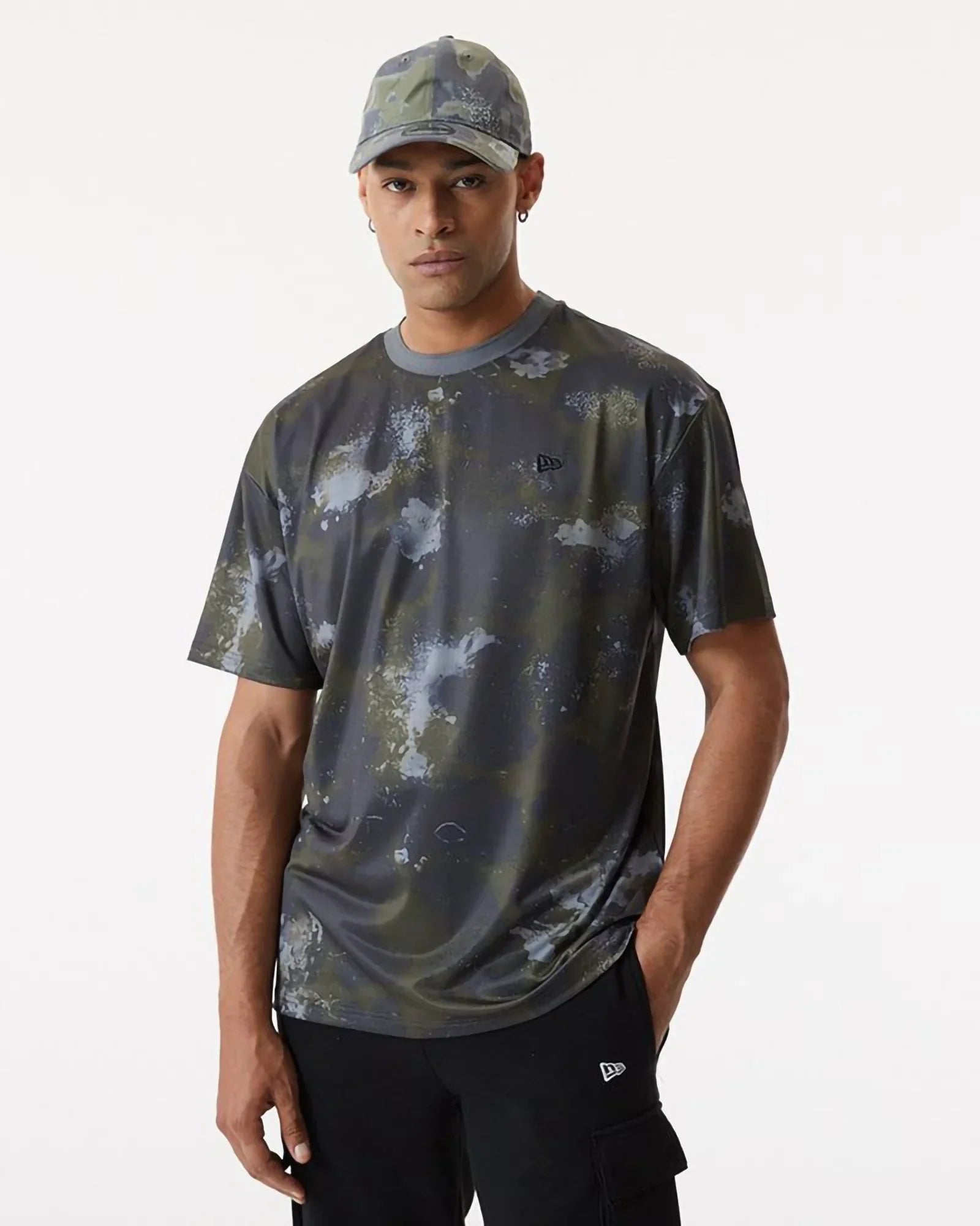 New Era Outdoor Utility All Over Print Oversize T-shirt