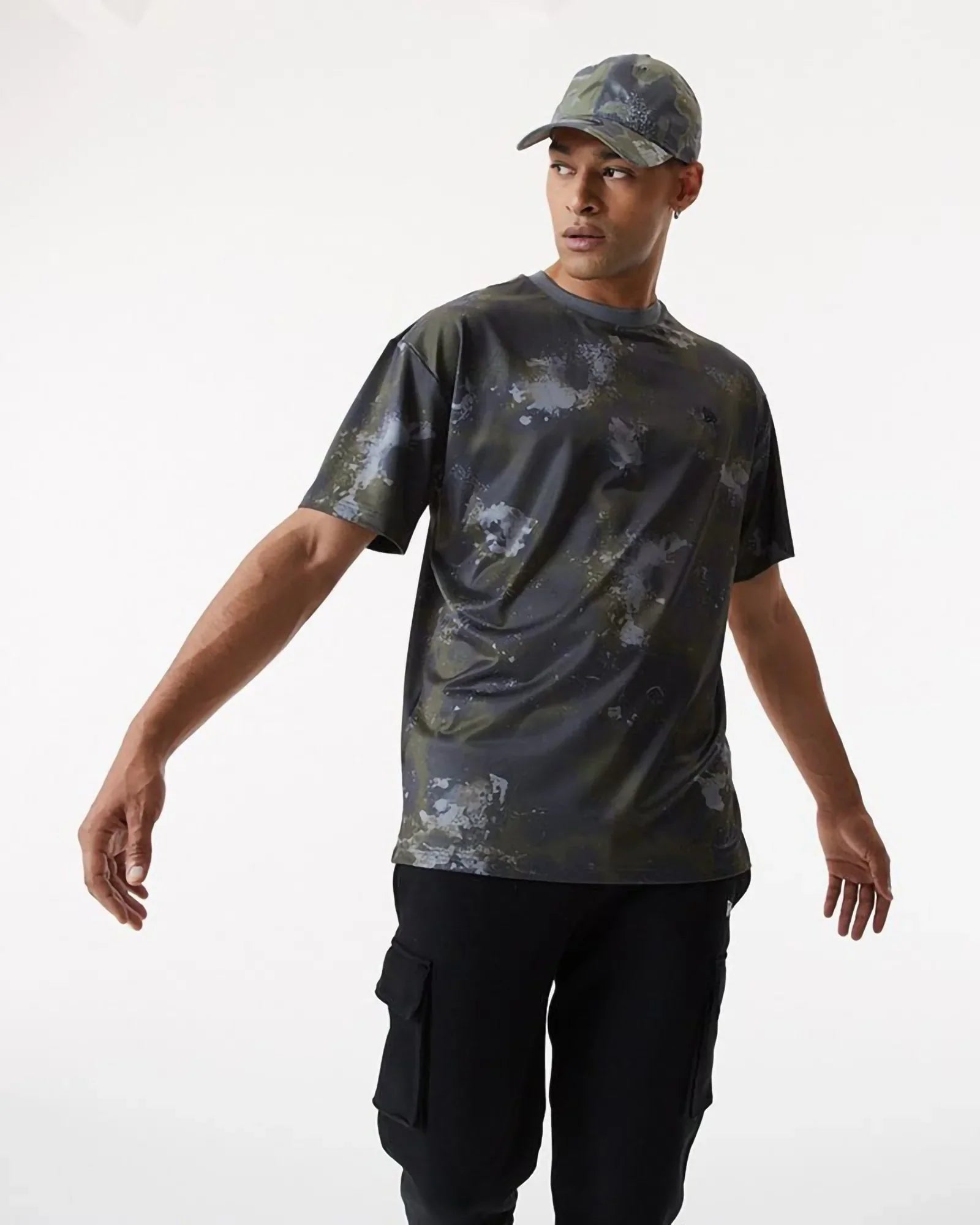 New Era Outdoor Utility All Over Print Oversize T-shirt