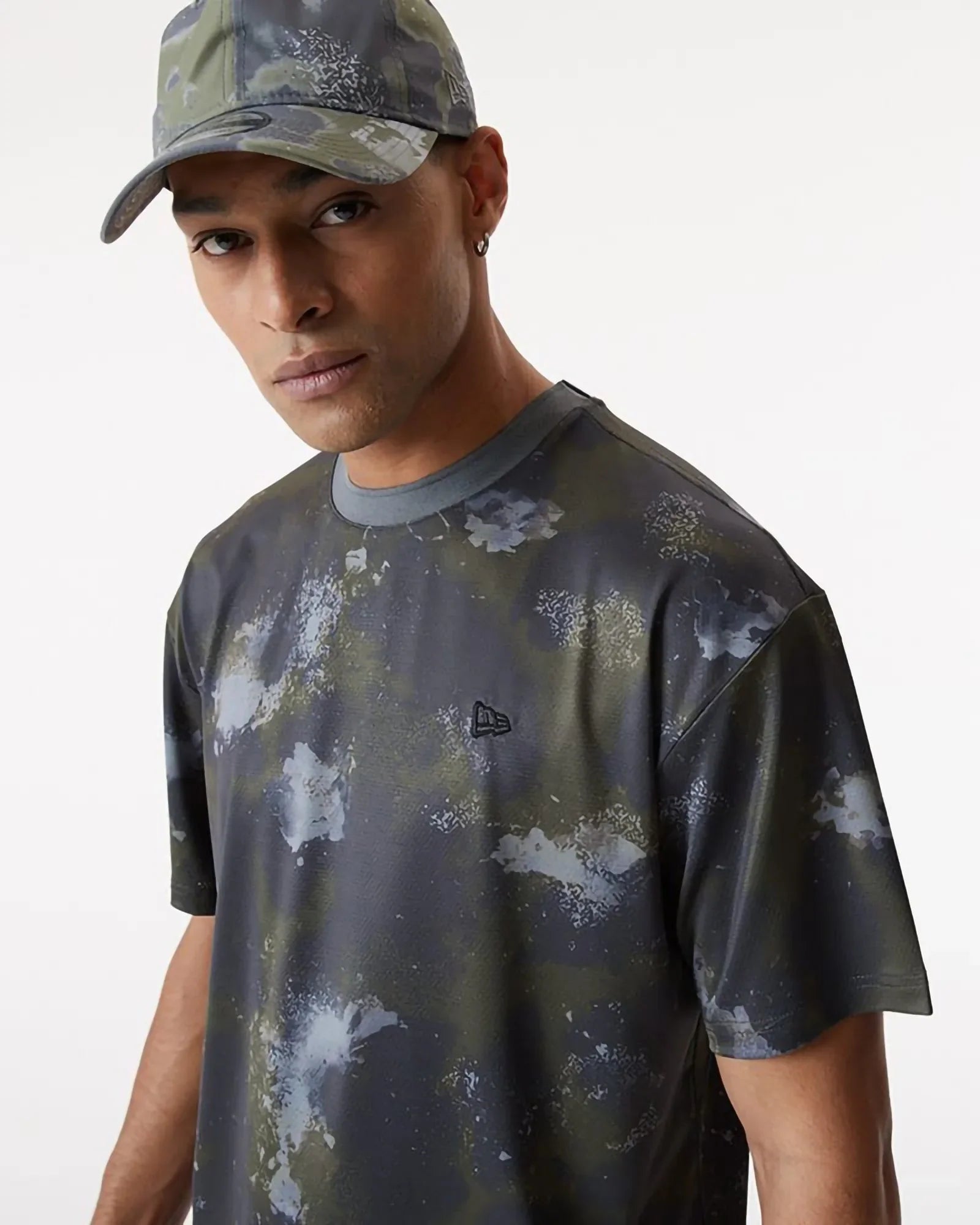 New Era Outdoor Utility All Over Print Oversize T-shirt