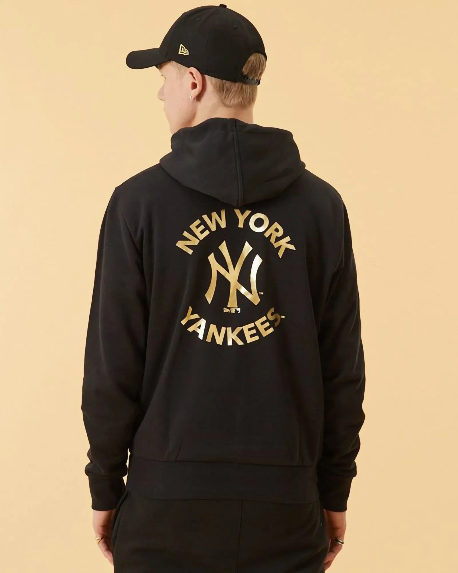 New Era Mlb Ny Yankees Metallic Logo Hoodie