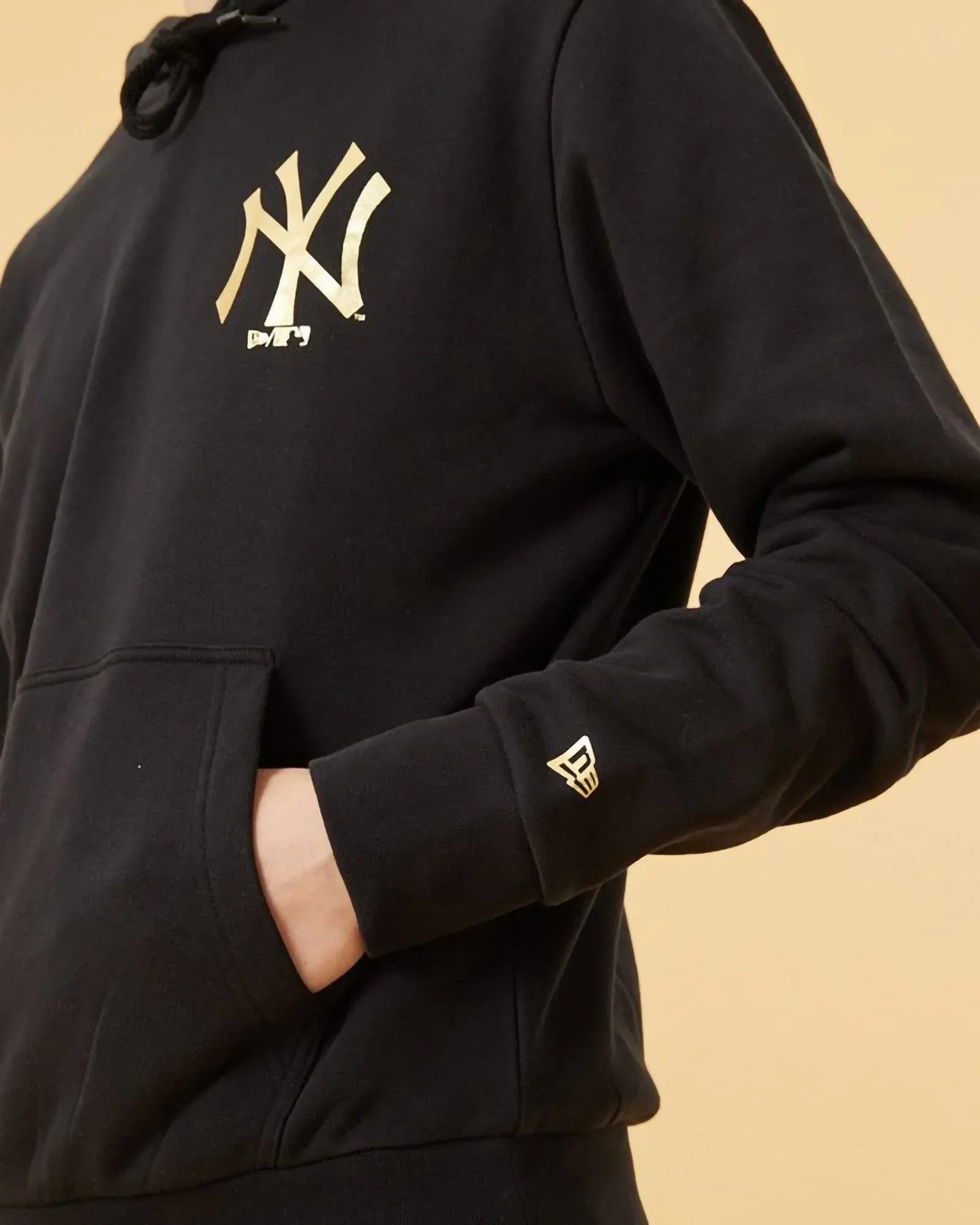 New Era Mlb Ny Yankees Metallic Logo Hoodie