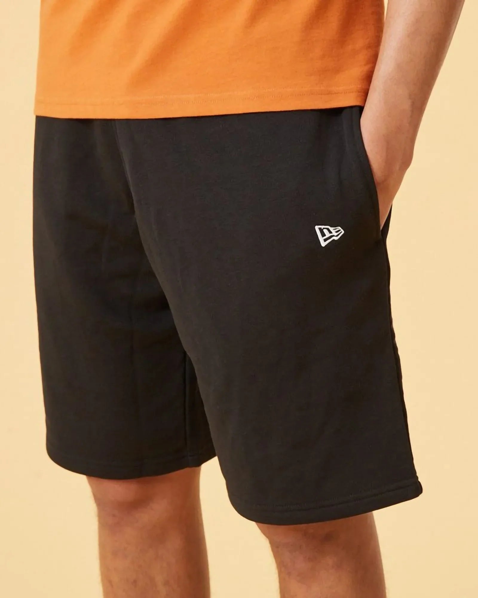 New Era Essential Shorts Black