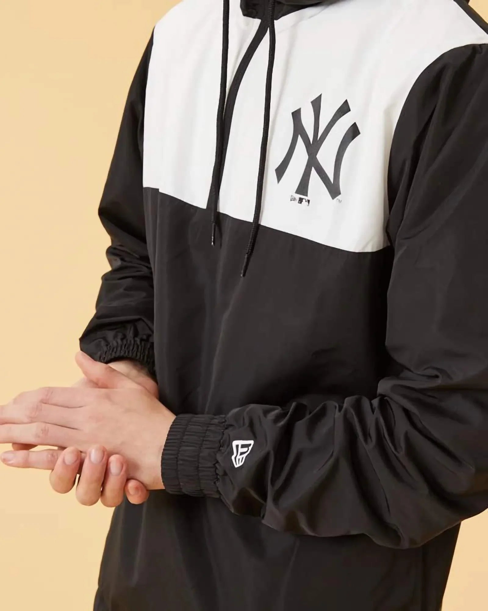 New Era Windbreaker Cargo Black