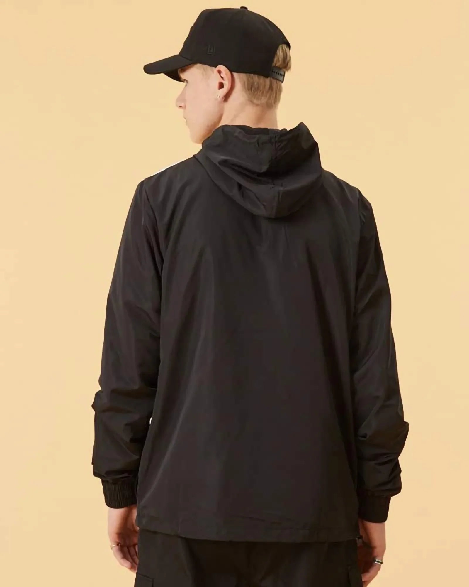 New Era Windbreaker Cargo Black