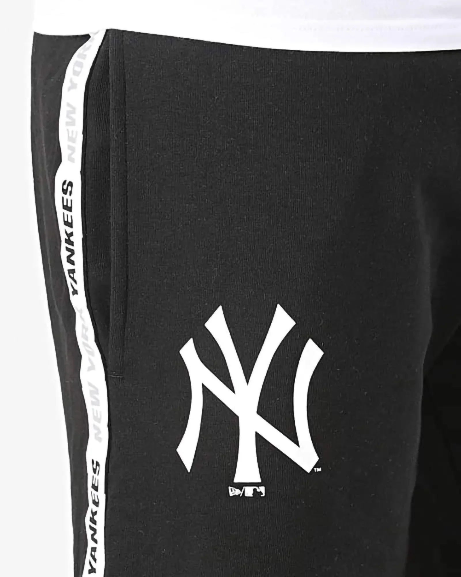 New Era Mlb New York Yankees Taping Shorts Black